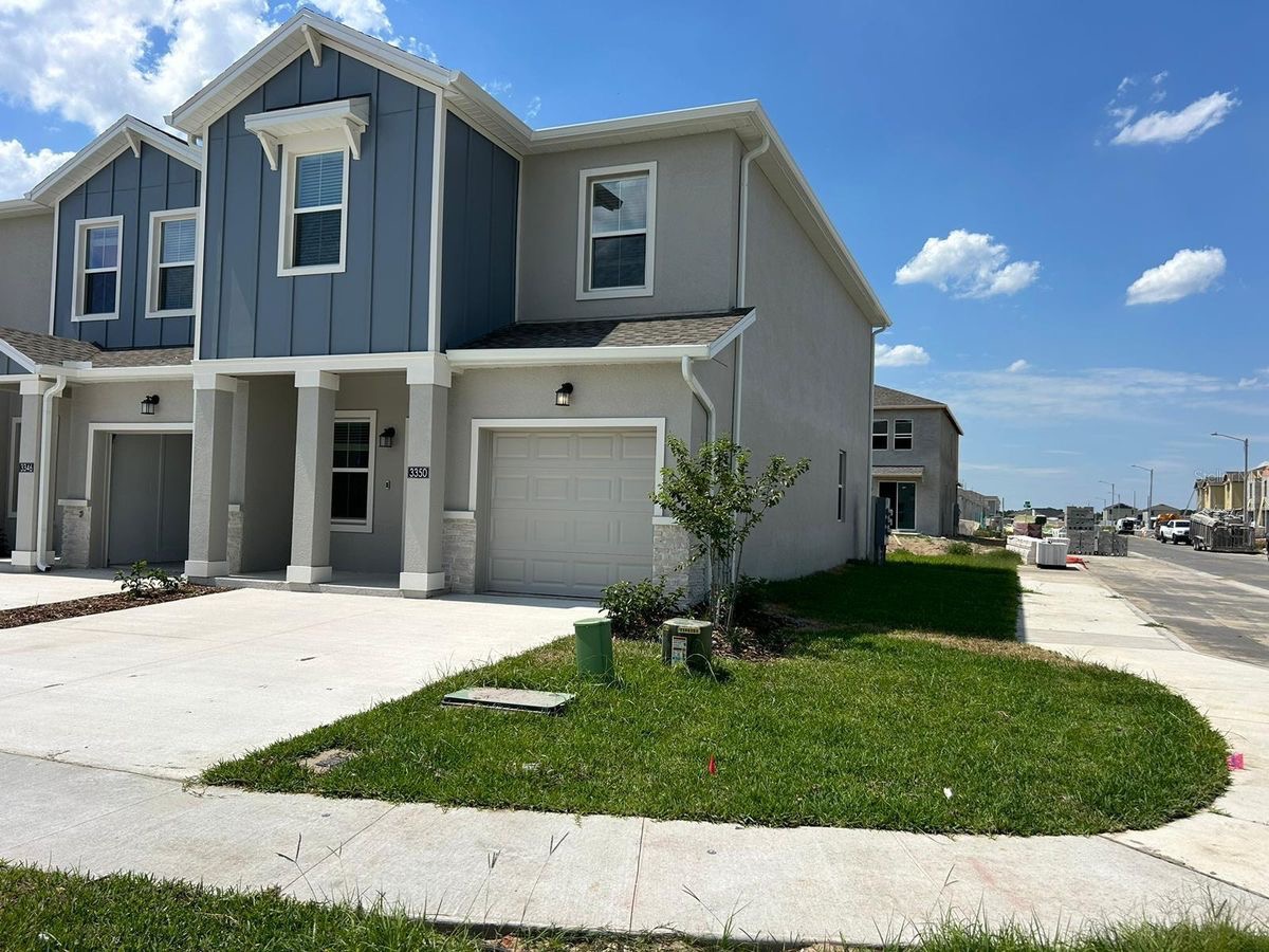 Two-tone board & batten — Oldsmar, FL